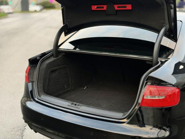 Audi A4 IV (B8) Рестайлинг с пробегом 2015 года, цена 1 850 000 рублей, 223425 км, седан, Автокод Объявления