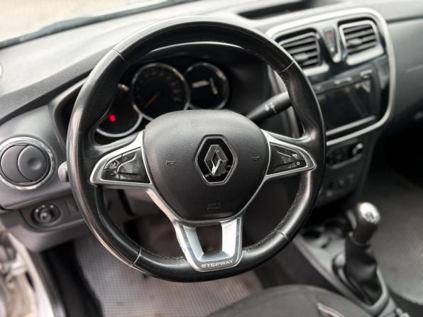 Renault Logan II Рестайлинг с пробегом 2019 года, цена 855 000 рублей, 156955 км, седан, Автокод Объявления