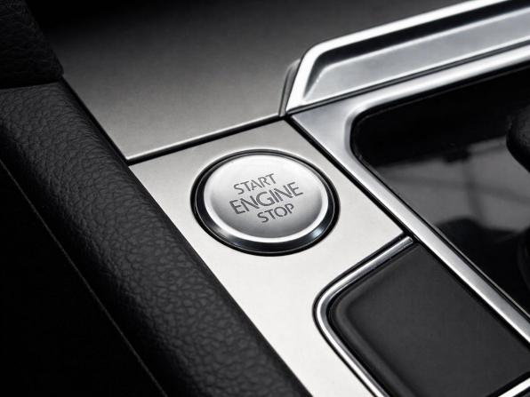 Volkswagen Passat B8 с пробегом 2018 года, цена 1 687 000 рублей, 235426 км, седан, Автокод Объявления