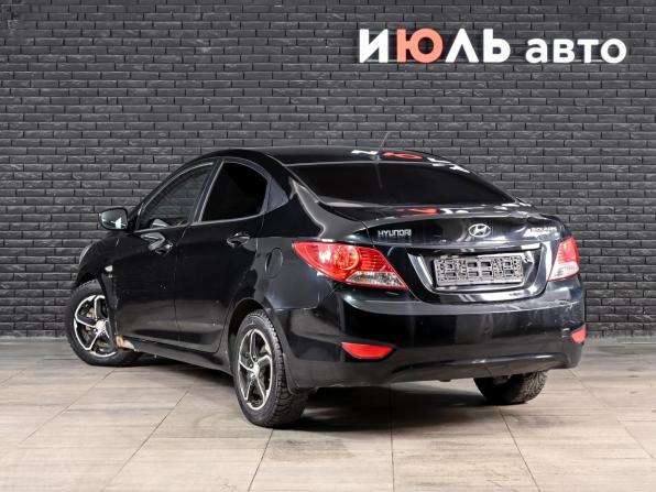 Hyundai Solaris I с пробегом 2012 года, цена 800 000 рублей, 140639 км, седан, Автокод Объявления