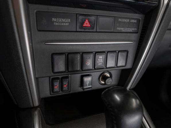 Mitsubishi L200 V Рестайлинг с пробегом 2019 года, цена 1 970 000 рублей, 303947 км, пикап, Автокод Объявления
