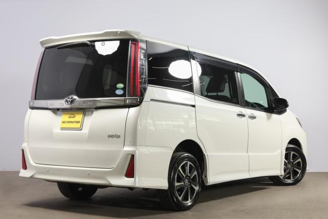Toyota Noah III (R80) Рестайлинг с пробегом 2019 года, цена 2 799 000 рублей, 93000 км, минивэн, Автокод Объявления