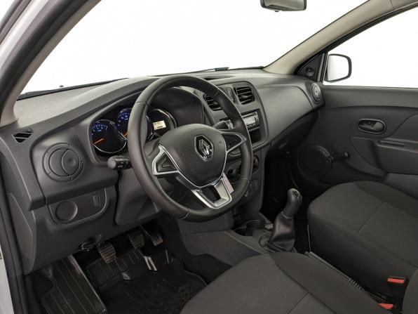 Renault Logan II Рестайлинг с пробегом 2021 года, цена 1 100 000 рублей, 38137 км, седан, Автокод Объявления