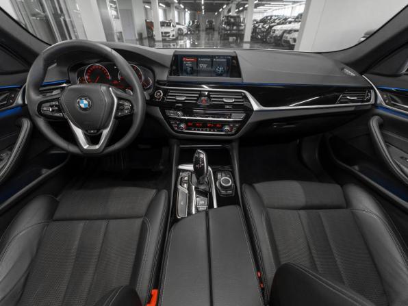 BMW 5 серии VII (G30/G31/G38) с пробегом 2018 года, цена 3 199 000 рублей, 135955 км, седан, Автокод Объявления