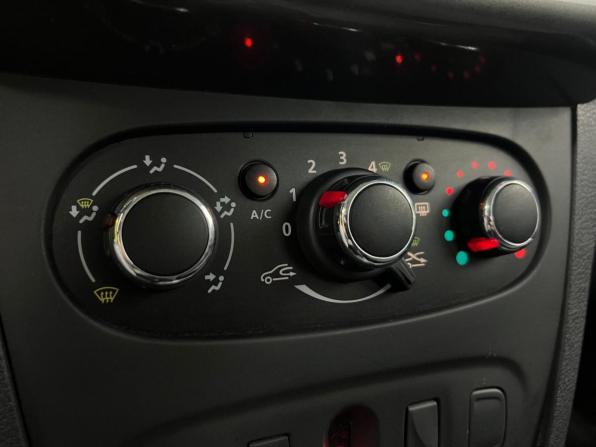 Renault Sandero II с пробегом 2017 года, цена 880 000 рублей, 116000 км, хэтчбек, Автокод Объявления