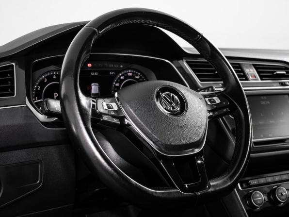 Volkswagen Tiguan II с пробегом 2017 года, цена 2 710 000 рублей, 103000 км, внедорожник, Автокод Объявления