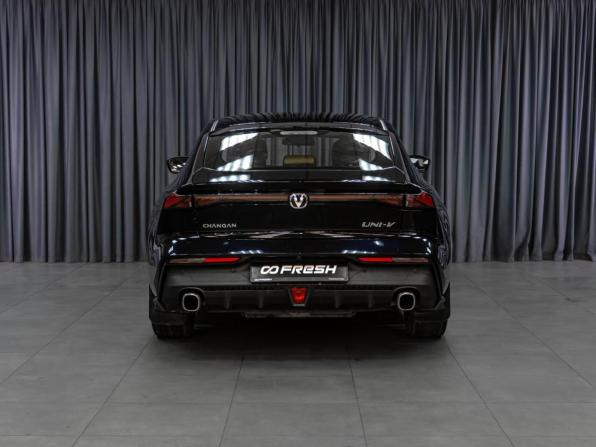 Changan UNI-V I с пробегом 2022 года, цена 1 999 000 рублей, 90615 км, лифтбек, Автокод Объявления