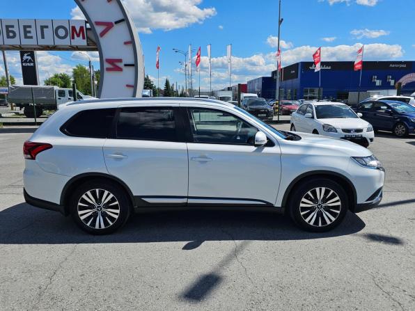 Mitsubishi Outlander III Рестайлинг 3 с пробегом 2019 года, цена 2 099 000 рублей, 185142 км, внедорожник, Автокод Объявления