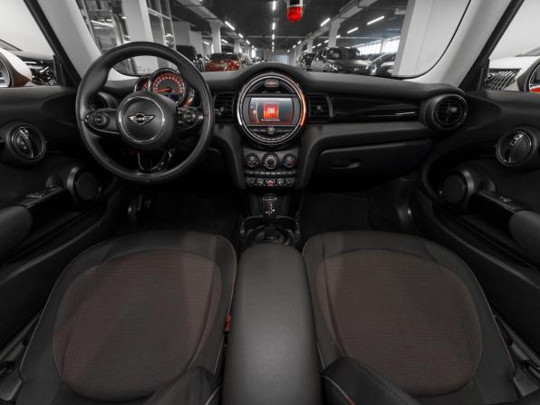 Mini Hatch III (F55/F56) с пробегом 2018 года, цена 1 950 000 рублей, 83694 км, хэтчбек, Автокод Объявления
