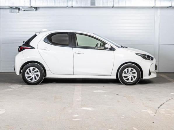 Toyota Yaris IV с пробегом 2020 года, цена 1 275 000 рублей, 139385 км, хэтчбек, Автокод Объявления