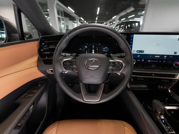 Lexus RX V с пробегом 2025 года, цена 7 550 000 рублей, 2890 км, внедорожник, Автокод Объявления