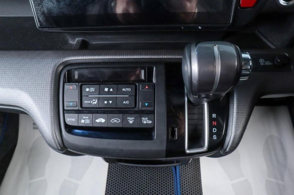 Honda Stepwgn V Челябинск  - изображение 15