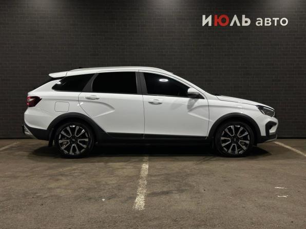 Lada (ВАЗ) Vesta I Рестайлинг (NG) с пробегом 2024 года, цена 1 630 000 рублей, 28196 км, универсал, Автокод Объявления