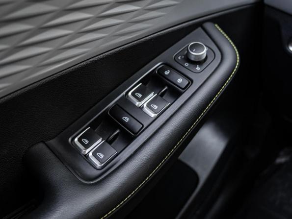 Geely Coolray I Рестайлинг с пробегом 2023 года, цена 2 130 000 рублей, 29845 км, внедорожник, Автокод Объявления