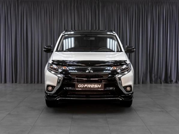 Mitsubishi Outlander III Рестайлинг 3 с пробегом 2022 года, цена 3 710 000 рублей, 6357 км, внедорожник, Автокод Объявления