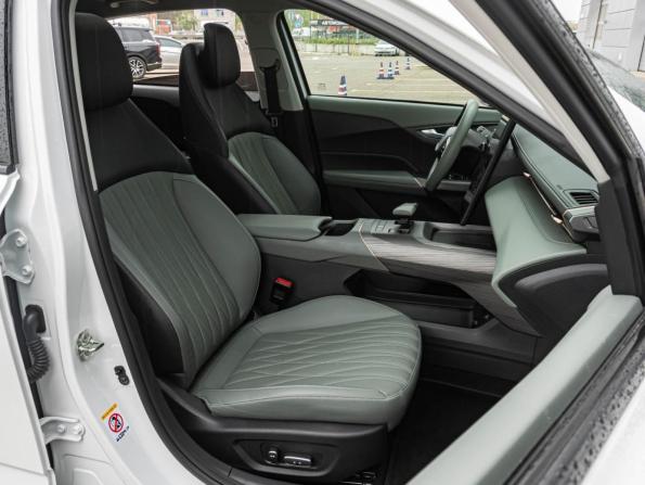 Changan Lamore с пробегом 2023 года, цена 2 097 000 рублей, 22625 км, седан, Автокод Объявления