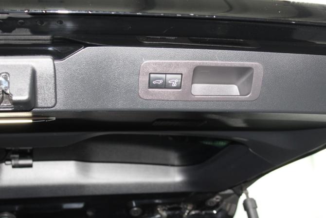 Toyota Land Cruiser 300 Series с пробегом 2021 года, цена 10 500 000 рублей, 85601 км, внедорожник, Автокод Объявления