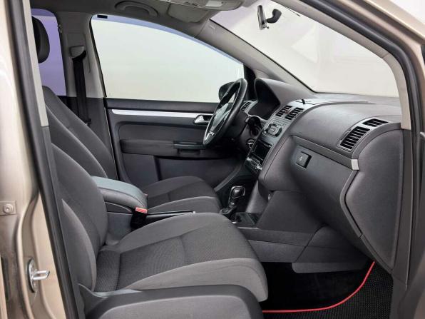 Volkswagen Touran I Рестайлинг 2 с пробегом 2012 года, цена 880 000 рублей, 160966 км, компактвэн, Автокод Объявления