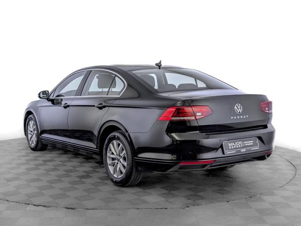 Volkswagen Passat B8 Рестайлинг с пробегом 2021 года, цена 2 490 000 рублей, 90268 км, седан, Автокод Объявления