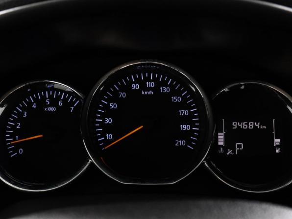 Renault Logan II Рестайлинг с пробегом 2019 года, цена 977 000 рублей, 91684 км, седан, Автокод Объявления
