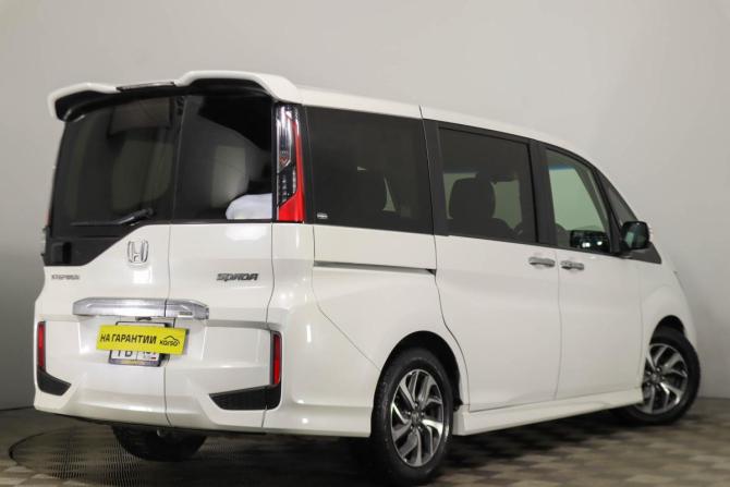 Honda Stepwgn V с пробегом 2015 года, цена 2 249 000 рублей, 126000 км, минивэн, Автокод Объявления