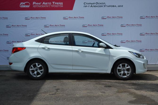 Hyundai Solaris I с пробегом 2012 года, цена 890 000 рублей, 103500 км, седан, Автокод Объявления