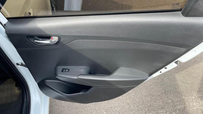 Hyundai Solaris II Рестайлинг с пробегом 2021 года, цена 1 420 000 рублей, 101000 км, седан, Автокод Объявления