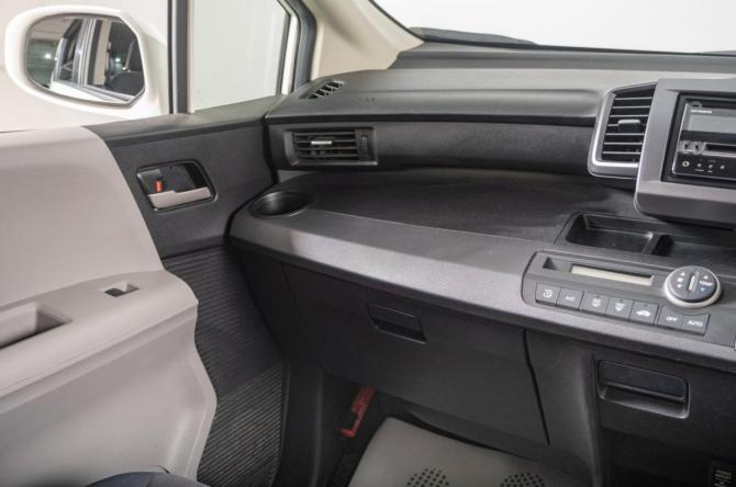 Honda Freed I Рестайлинг с пробегом 2012 года, цена 1 099 000 рублей, 143905 км, компактвэн, Автокод Объявления