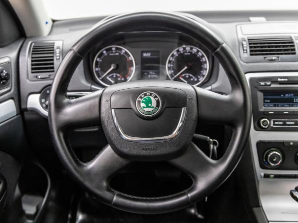 Skoda Octavia II (A5) Рестайлинг с пробегом 2009 года, цена 828 000 рублей, 167244 км, лифтбек, Автокод Объявления