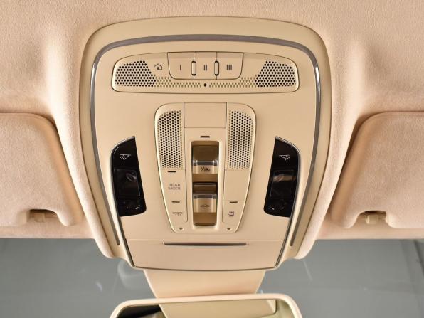 Audi A8 III (D4) Рестайлинг с пробегом 2016 года, цена 5 334 995 рублей, 15720 км, седан, Автокод Объявления