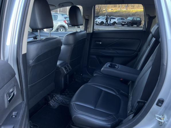 Mitsubishi Outlander III Рестайлинг 3 с пробегом 2021 года, цена 2 849 000 рублей, 88000 км, внедорожник, Автокод Объявления