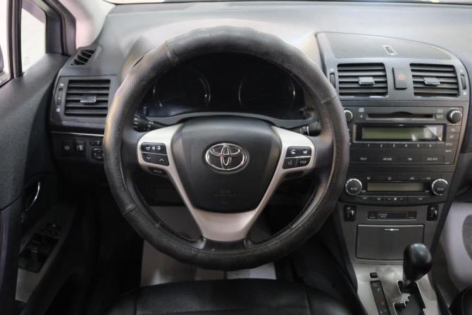 Toyota Avensis III с пробегом 2009 года, цена 949 000 рублей, 310000 км, седан, Автокод Объявления