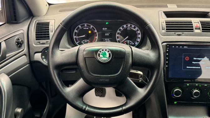 Skoda Octavia II (A5) Рестайлинг с пробегом 2011 года, цена 570 000 рублей, 191582 км, лифтбек, Автокод Объявления