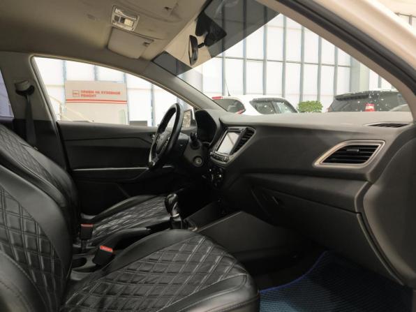 Hyundai Solaris II Рестайлинг с пробегом 2021 года, цена 1 330 000 рублей, 73717 км, седан, Автокод Объявления