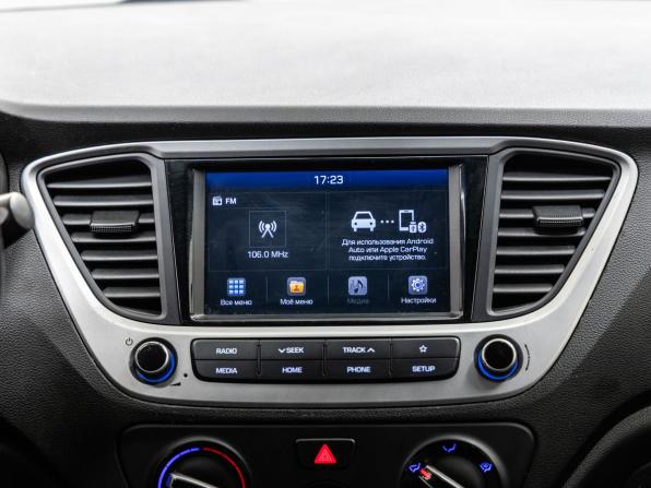 Hyundai Solaris II с пробегом 2017 года, цена 1 048 000 рублей, 186322 км, седан, Автокод Объявления
