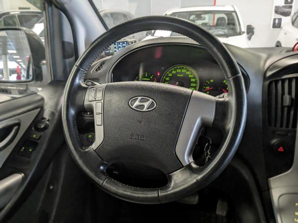 Hyundai H-1 II с пробегом 2014 года, цена 2 179 500 рублей, 130000 км, минивэн, Автокод Объявления