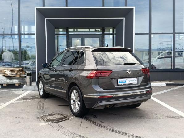 Volkswagen Tiguan II с пробегом 2018 года, цена 2 189 000 рублей, 209038 км, внедорожник, Автокод Объявления