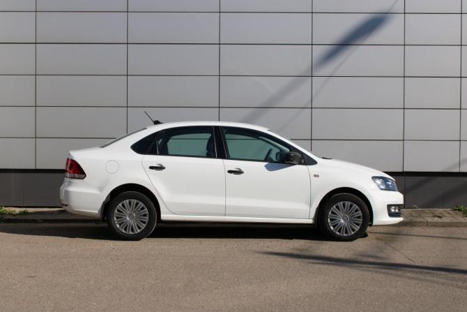 Volkswagen Polo V Рестайлинг с пробегом 2018 года, цена 965 000 рублей, 125797 км, седан, Автокод Объявления