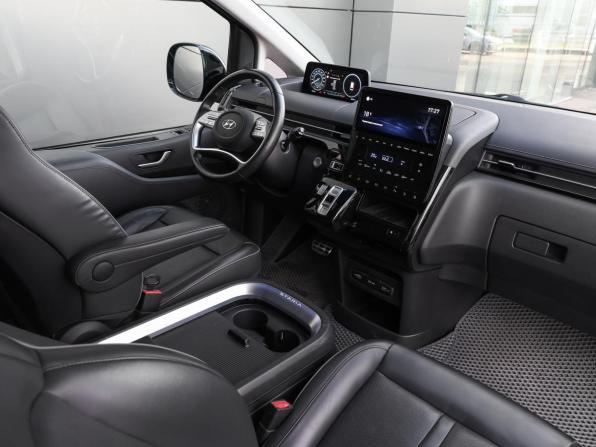 Hyundai Staria I с пробегом 2021 года, цена 4 998 000 рублей, 68893 км, минивэн, Автокод Объявления