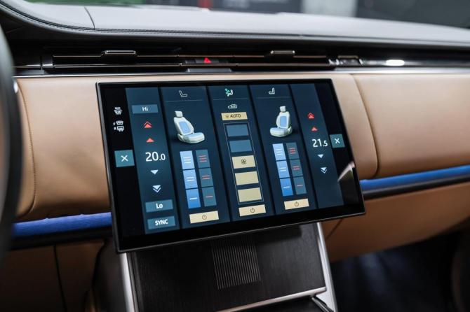 Новый Land Rover Range Rover V 2025 года, цена 23 490 000 рублей, внедорожник, Автокод Объявления