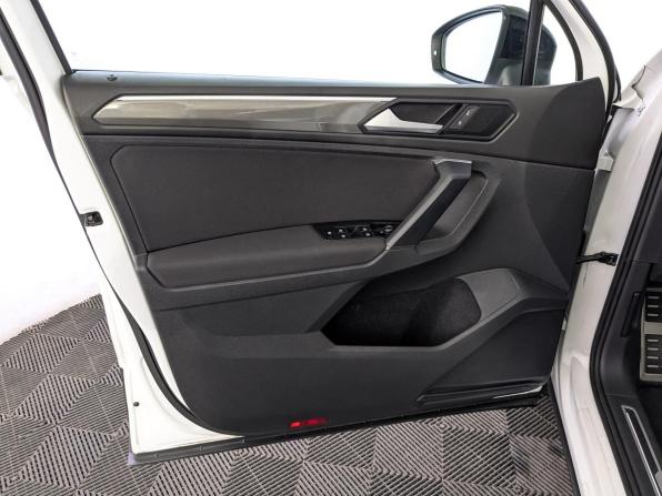 Volkswagen Tiguan II с пробегом 2020 года, цена 2 372 500 рублей, 54381 км, внедорожник, Автокод Объявления