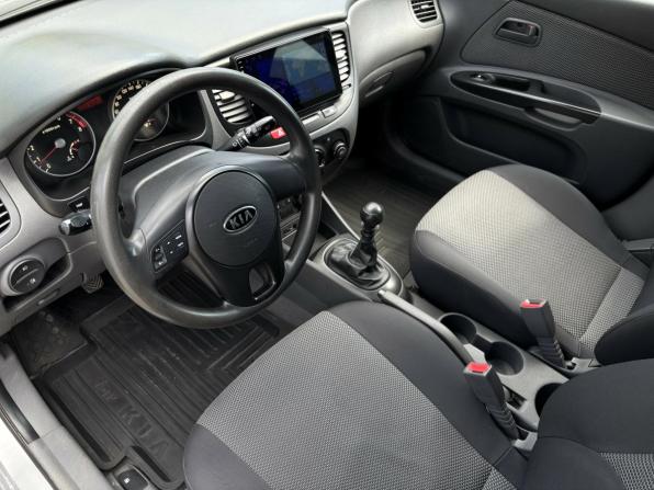 Kia Rio II Рестайлинг с пробегом 2011 года, цена 580 000 рублей, 200322 км, хэтчбек, Автокод Объявления