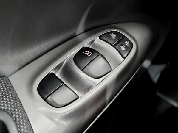 Nissan Juke I с пробегом 2013 года, цена 930 000 рублей, 109018 км, внедорожник, Автокод Объявления