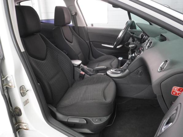Peugeot 308 I Рестайлинг с пробегом 2012 года, цена 569 000 рублей, 158353 км, хэтчбек, Автокод Объявления