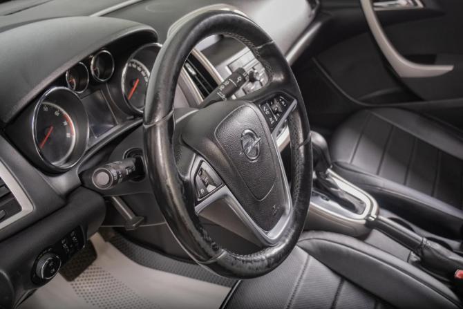 Opel Astra J с пробегом 2011 года, цена 709 000 рублей, 131000 км, хэтчбек, Автокод Объявления