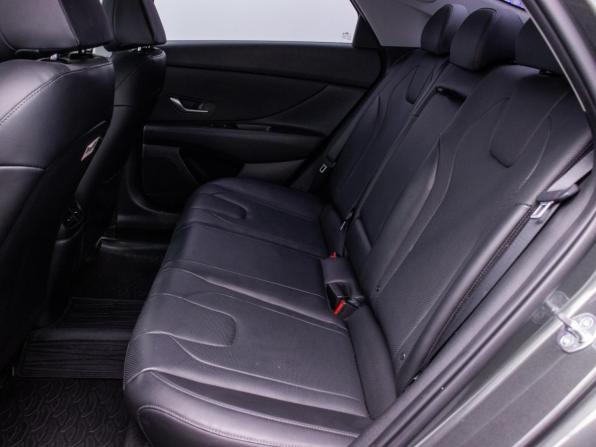 Hyundai Elantra VII (CN7) с пробегом 2022 года, цена 2 420 000 рублей, 42643 км, седан, Автокод Объявления