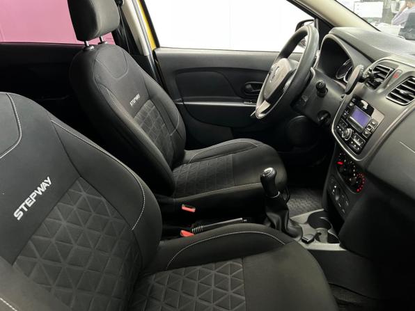Renault Sandero II с пробегом 2017 года, цена 1 030 000 рублей, 65572 км, хэтчбек, Автокод Объявления