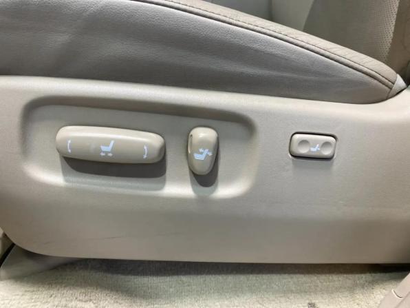 Toyota Land Cruiser 200 Series Рестайлинг 1 с пробегом 2012 года, цена 3 999 000 рублей, 244000 км, внедорожник, Автокод Объявления