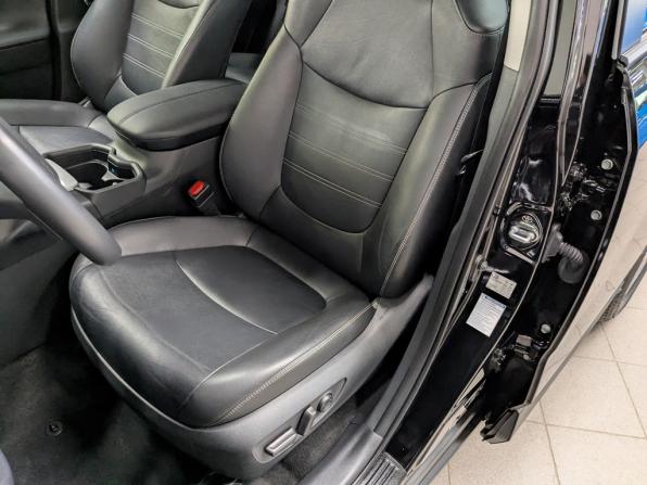 Toyota RAV4 V (XA50) с пробегом 2021 года, цена 3 600 000 рублей, 61436 км, внедорожник, Автокод Объявления