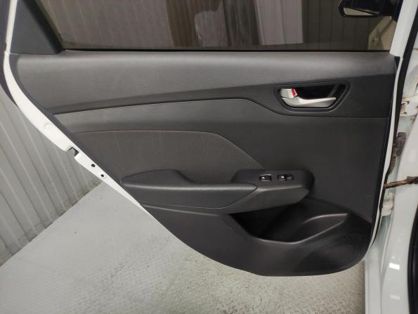 Hyundai Solaris II с пробегом 2018 года, цена 1 398 000 рублей, 138073 км, седан, Автокод Объявления
